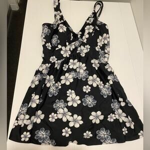 Le Cove Brand Swim Dress One Piece Black, White & Gray Floral Size 16 Swimsuit